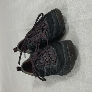 Merrell Black Maroon Performance Hiking Casual Lace Up Shoes Ladies Size 8